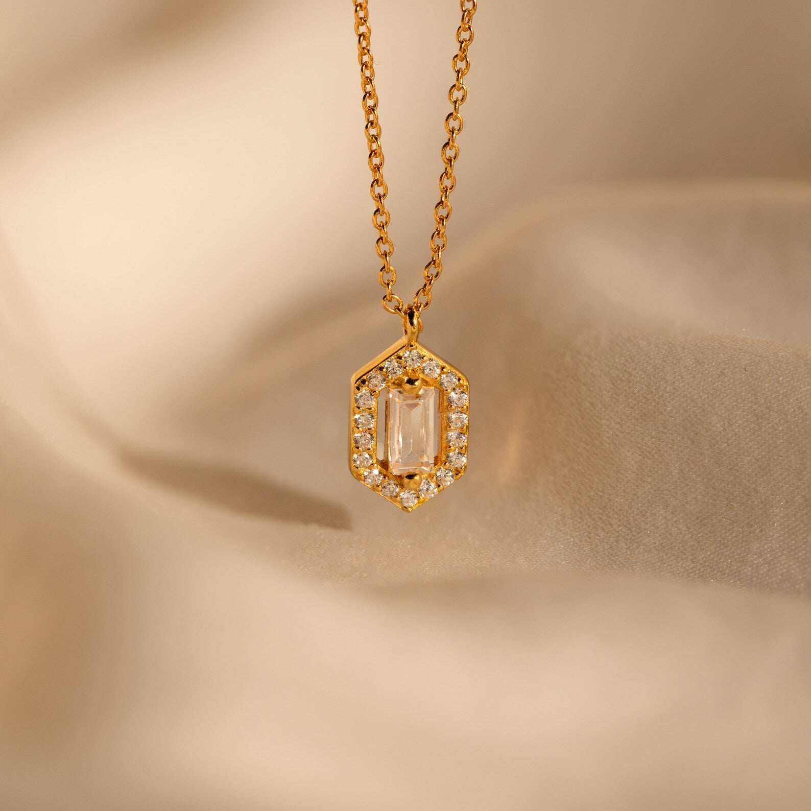 Daydreamer Diamond Necklace 18K Gold
